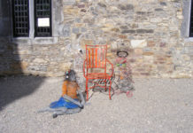 alice in wonderland wire sculpture